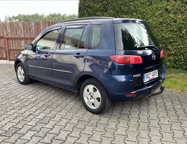 Mazda 2 4