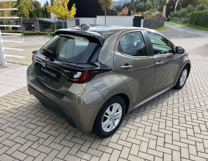 Toyota Yaris 6