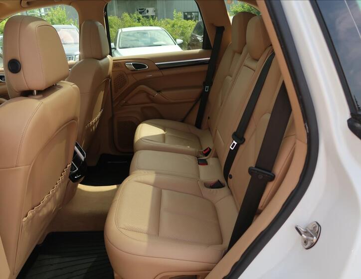 Porsche Cayenne 21