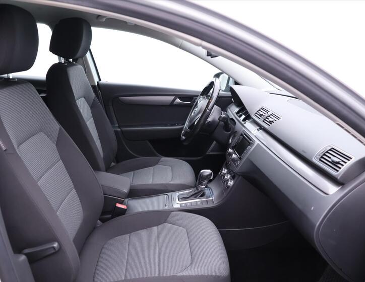 Volkswagen Passat 12