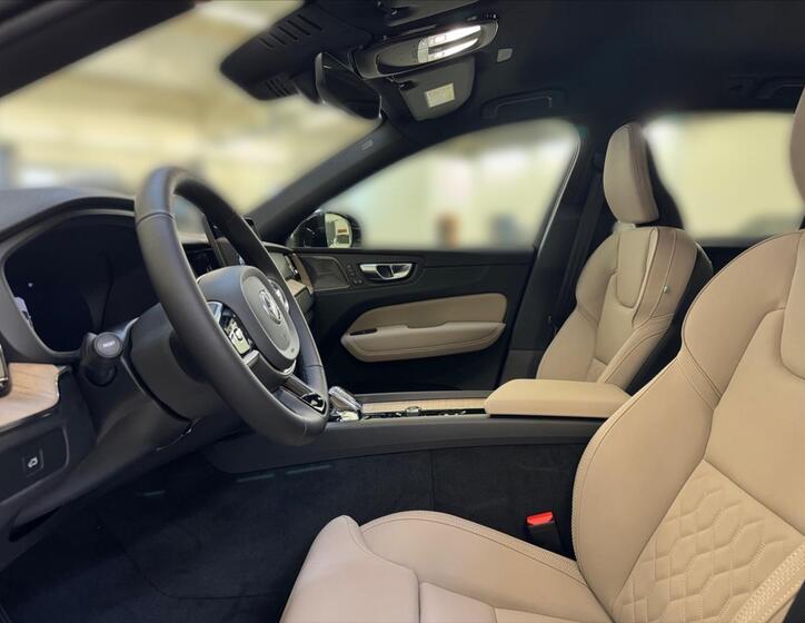 Volvo XC60 7