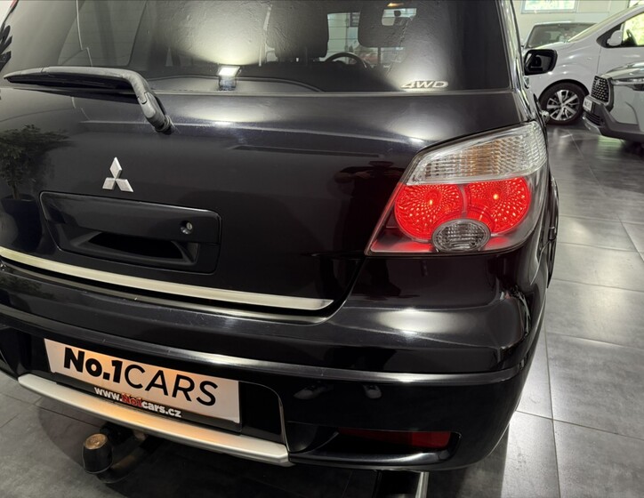 Mitsubishi Outlander 24