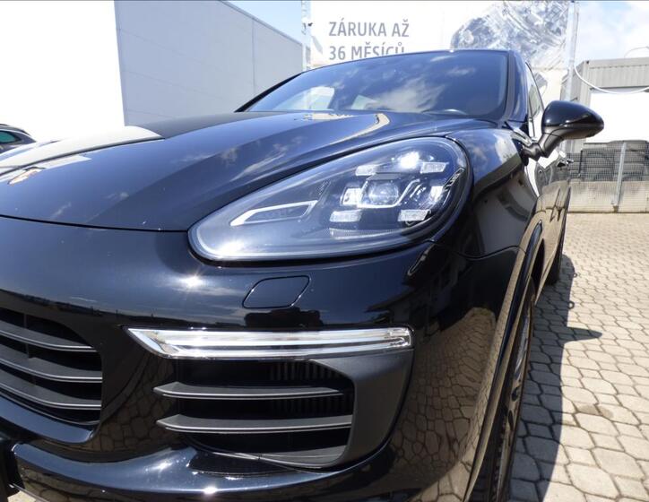 Porsche Cayenne 66