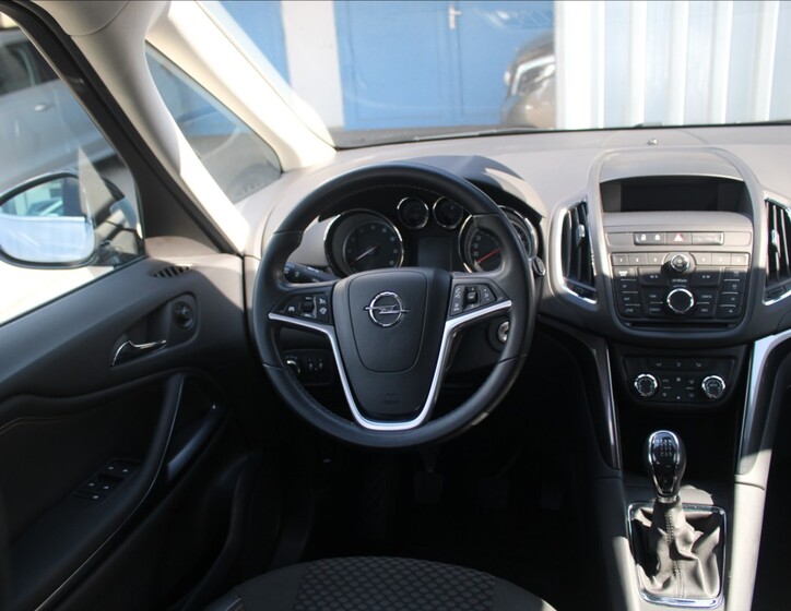 Opel Zafira 14