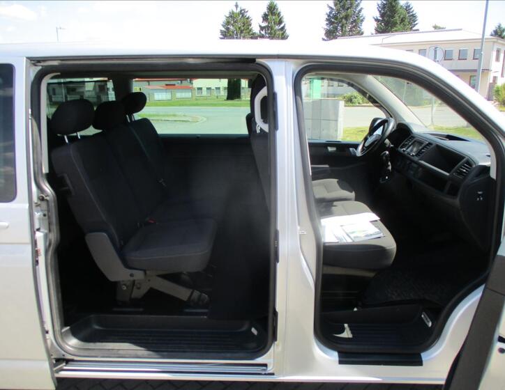 Volkswagen Caravelle 28