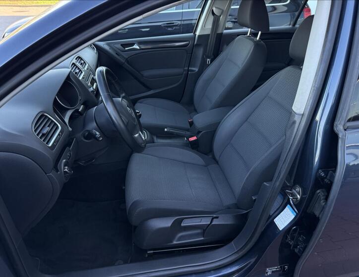 Volkswagen Golf 10