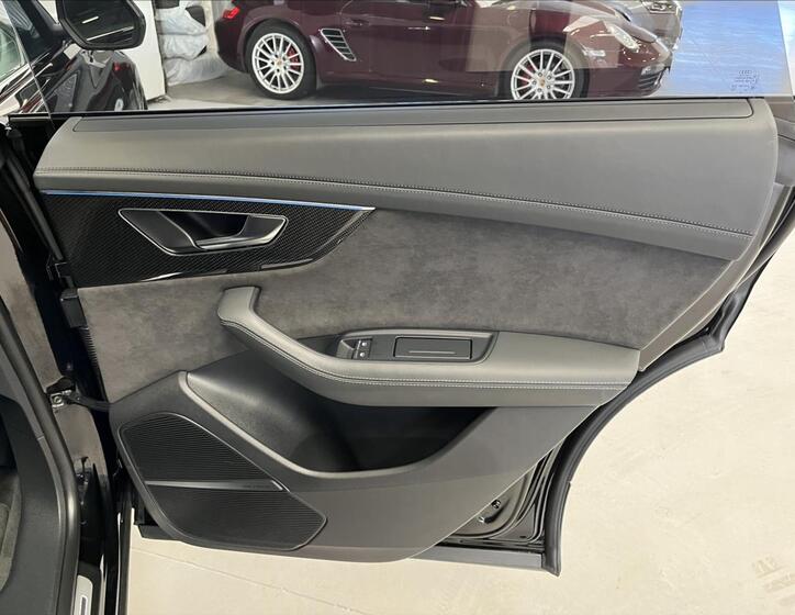 Audi SQ8 41
