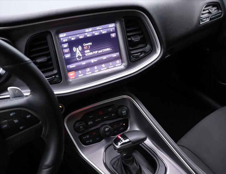Dodge Challenger 24