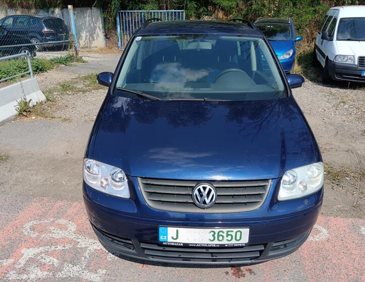 Volkswagen Touran 1