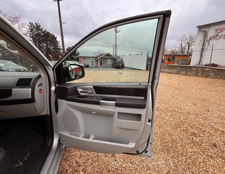 Chrysler Grand Voyager 19
