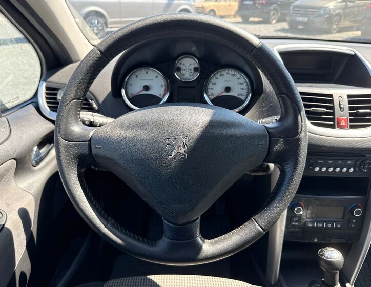 Peugeot 207 10