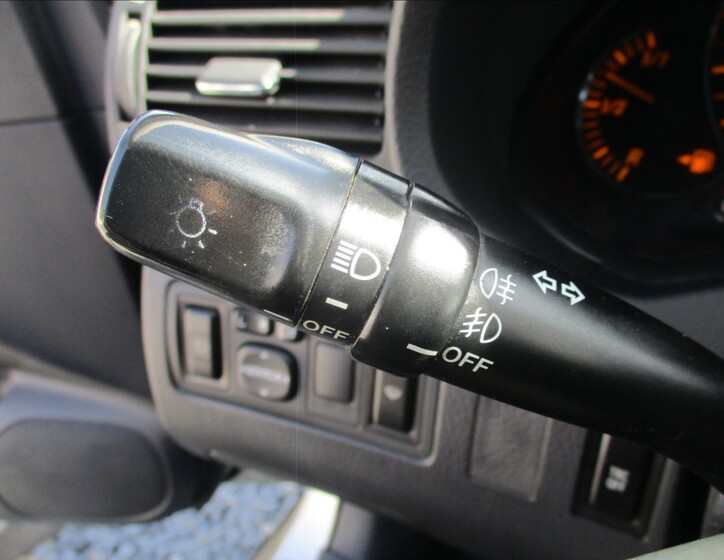 Toyota Avensis 19