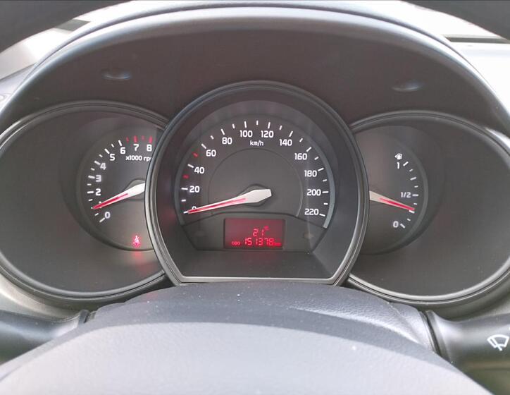 KIA Rio 11