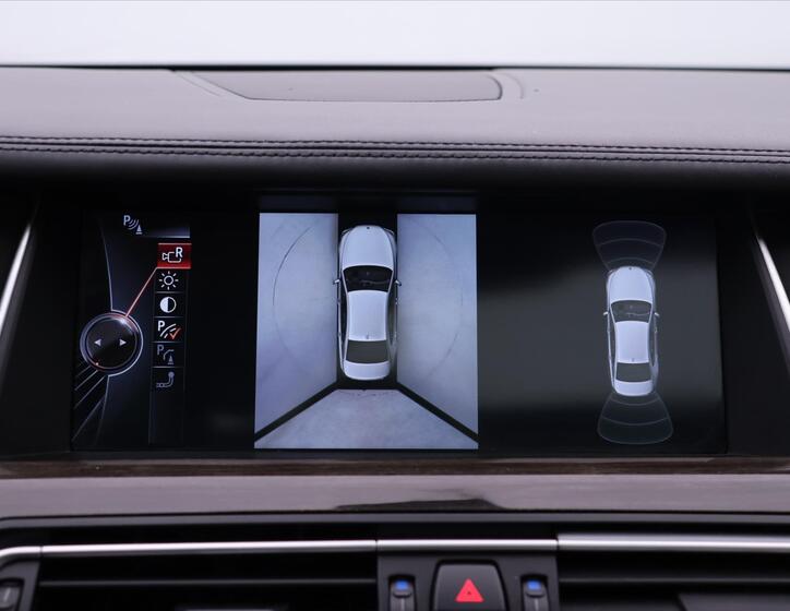 BMW Řada 7 29