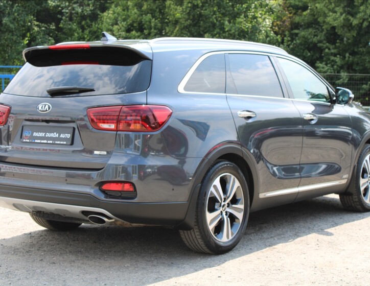 KIA Sorento 5