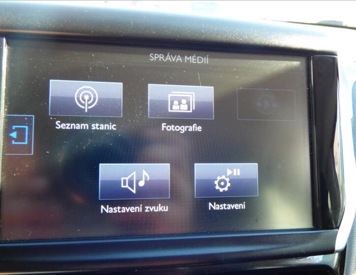 Peugeot 208 26