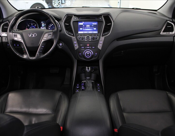 Hyundai Santa Fe 8