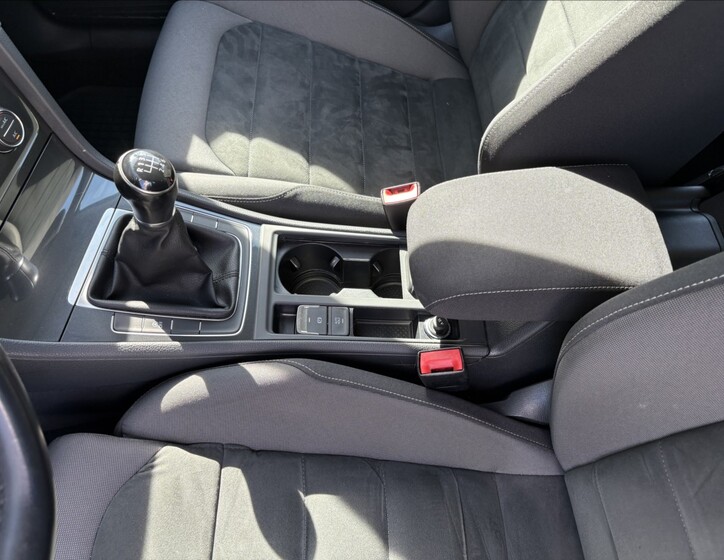 Volkswagen Golf 17