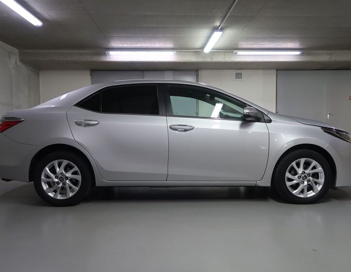 Toyota Corolla 4