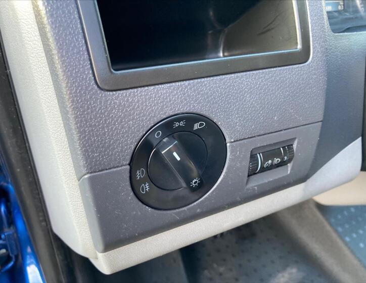 Volkswagen Caravelle 22