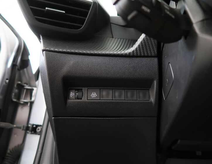 Peugeot 208 14