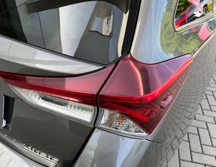 Toyota Auris 11