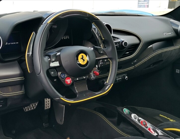 Ferrari F8 18