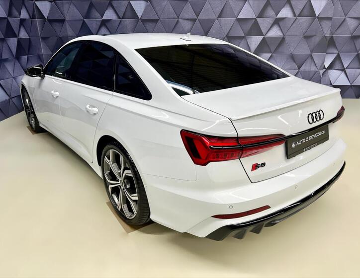Audi S6 5