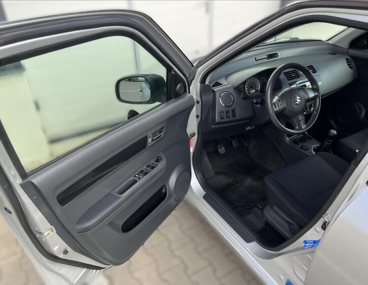 Suzuki Swift 11