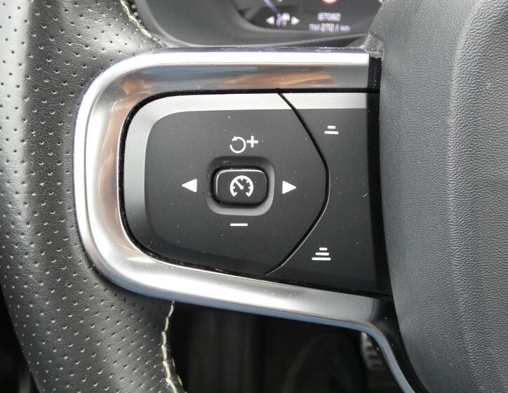 Volvo XC40 11