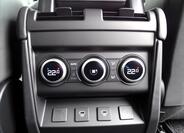 Land Rover Defender 31