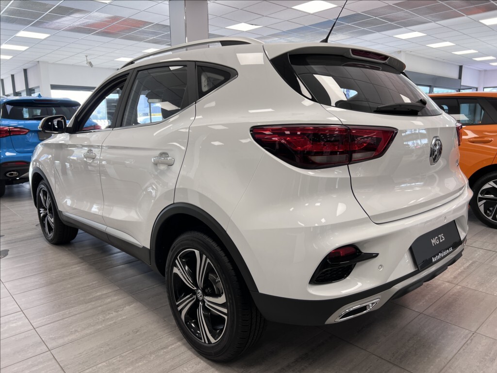 MG ZS 4