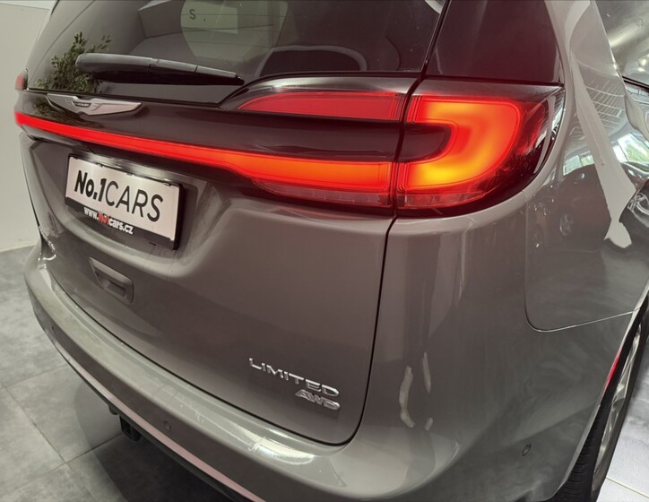 Chrysler Pacifica 33