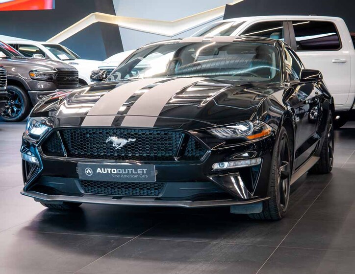 Ford Mustang 1