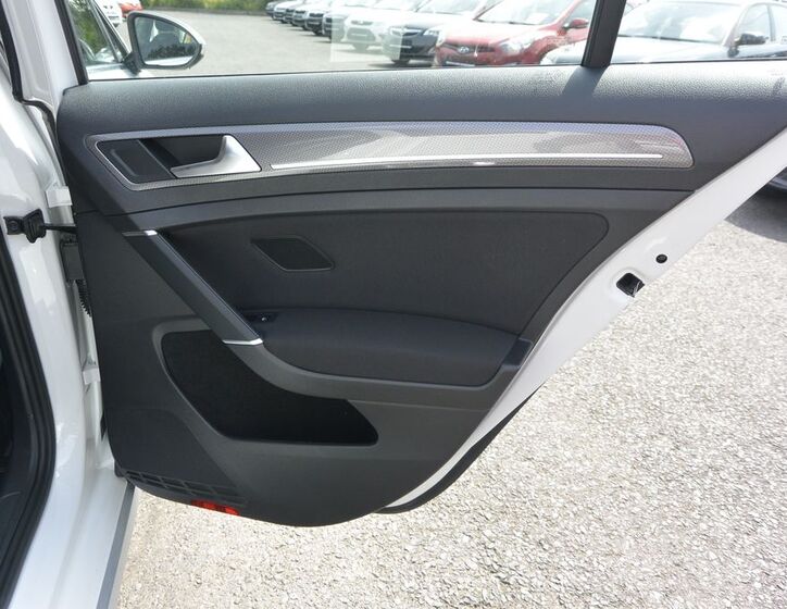 Volkswagen Golf 30