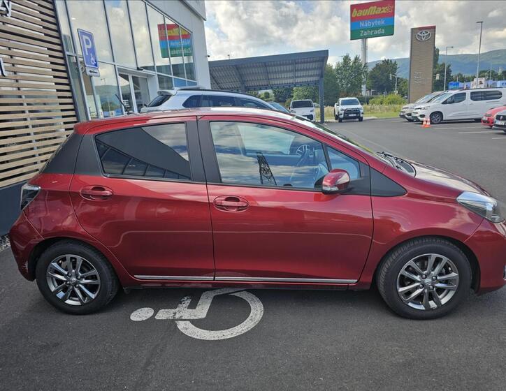 Toyota Yaris 12
