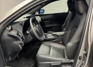 Lexus UX 300h 6