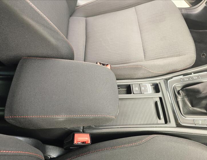 Volkswagen Golf 36