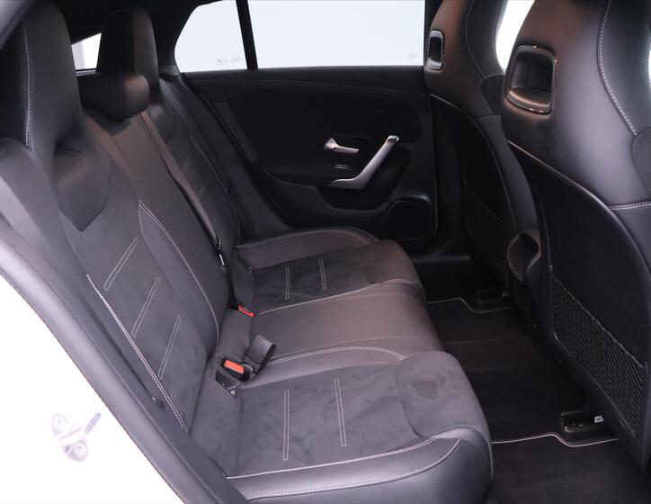 Mercedes-Benz CLA 16