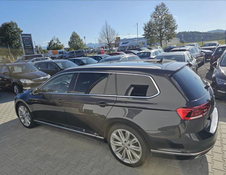 Volkswagen Passat 10