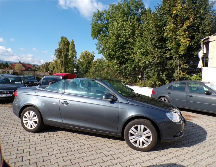 Volkswagen EOS 8