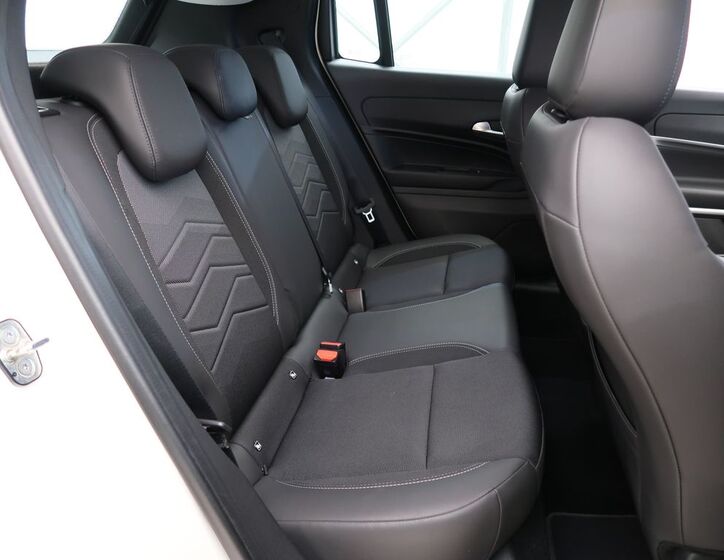 Jeep Avenger 29