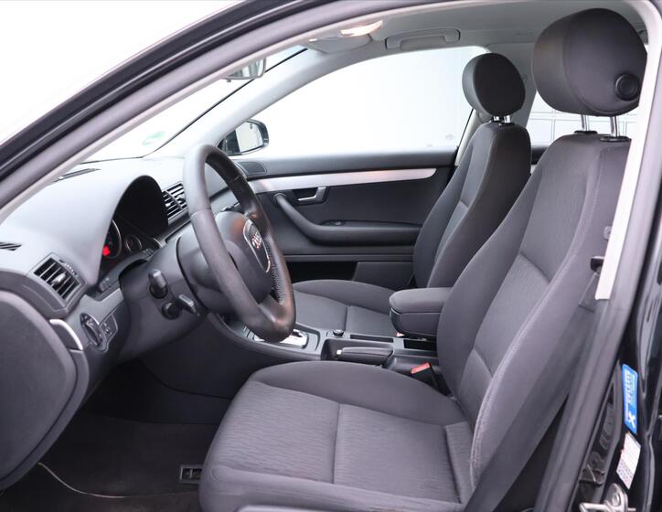 Audi A4 11