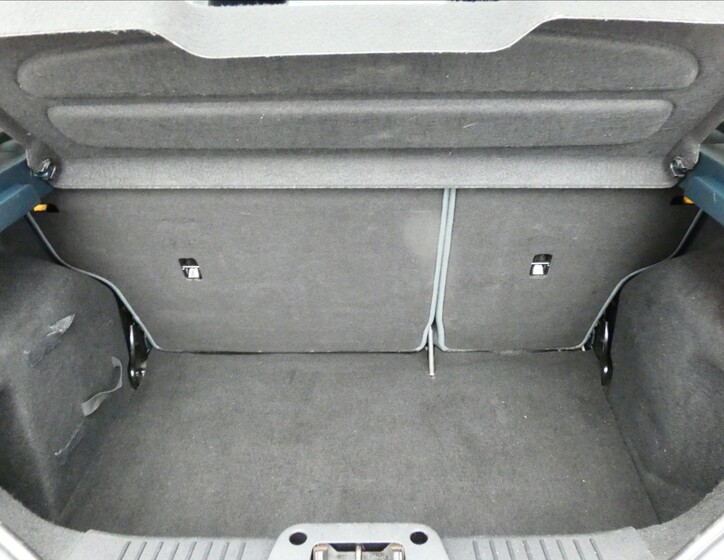 Ford Fiesta 12