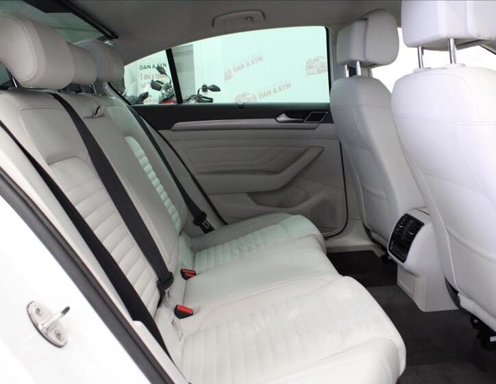 Volkswagen Passat 13