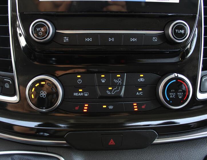 Ford Tourneo Custom 21