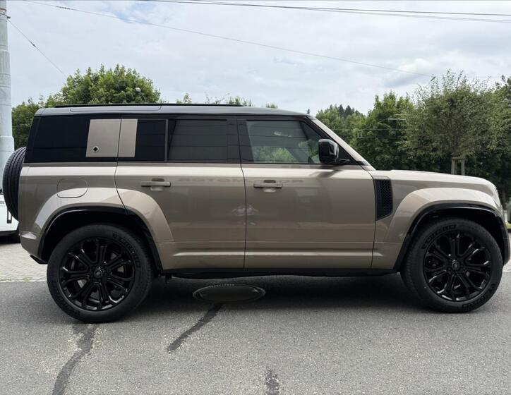 Land Rover Defender 6