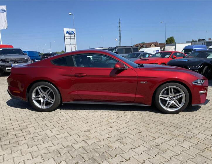 Ford Mustang 6