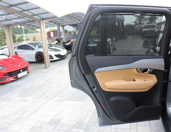 Volvo XC90 22