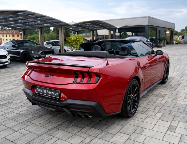 Ford Mustang 12